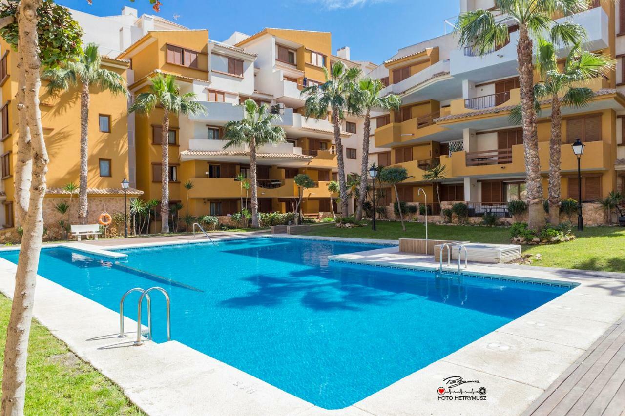 Apartamento "Blue" Muy Cerca Del Mar Torrevieja Luaran gambar